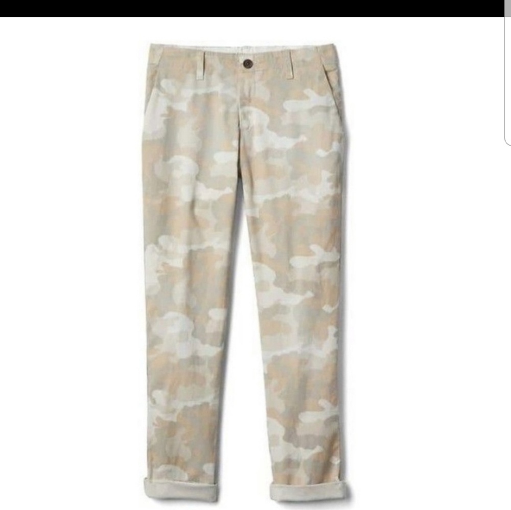 GAP girlfriend chino camo